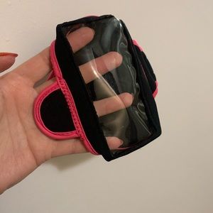 Pink & Black Active wear Fitness Arm Band Phone / IPod Holder Adjustable